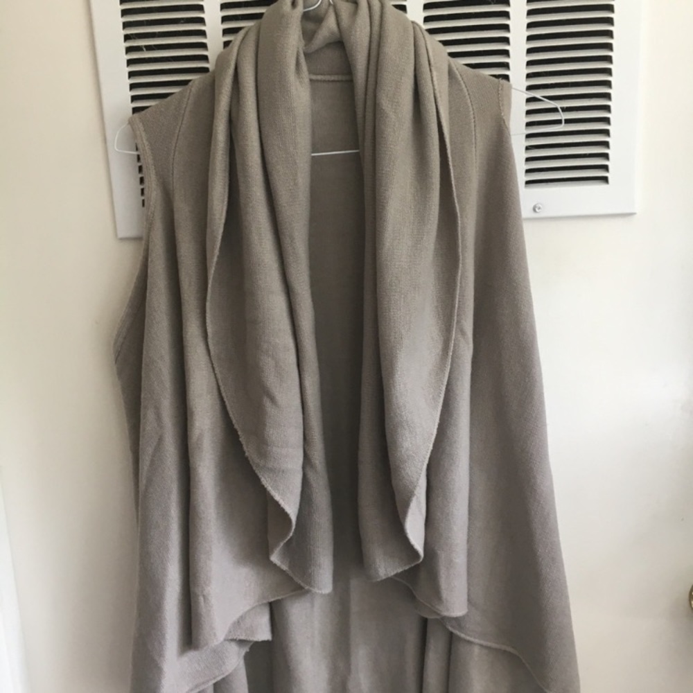 Sleeveless Cardigan